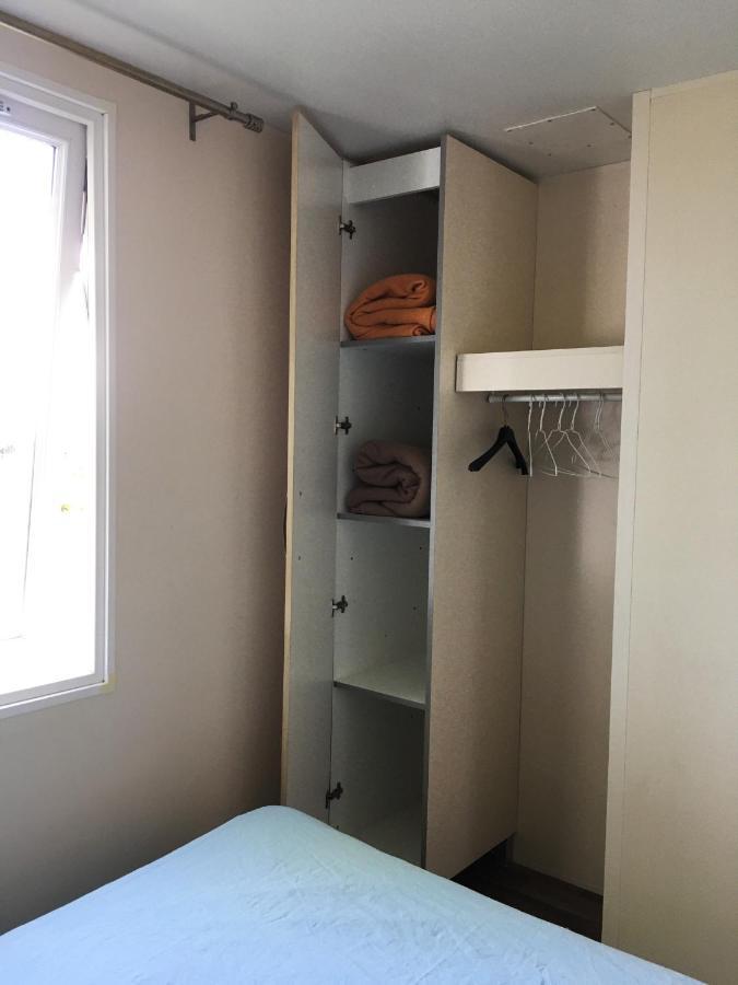 Mobil Home Pour 6 Personnes Climatise A Quelques Minutes Des Plages آجد المظهر الخارجي الصورة
